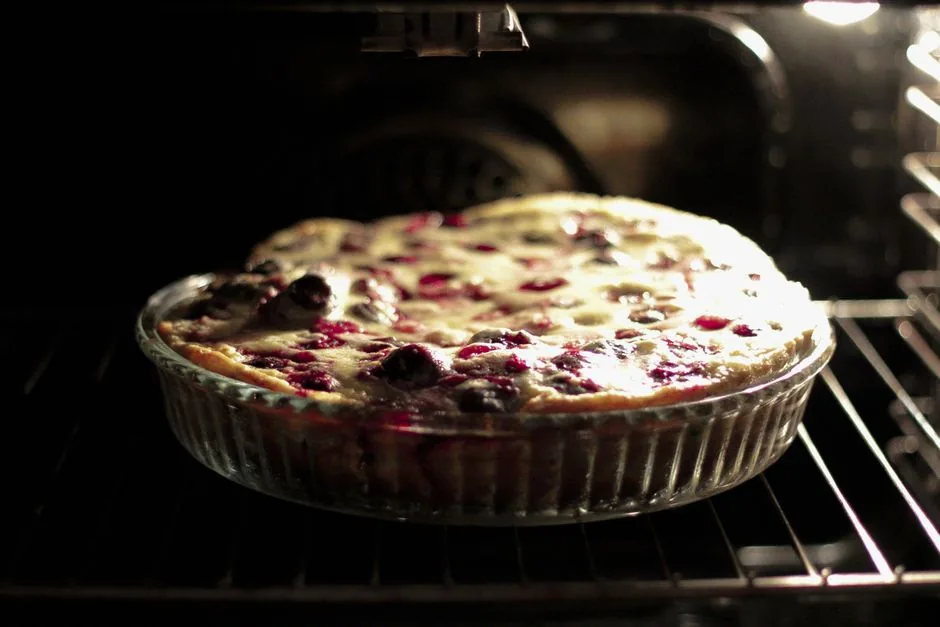 Découvrez le clafoutis → Clafoutis Moelleux aux Fruits de Saison en 5 étapes